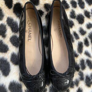 CHANEL Patent Ballerina Flats- Black